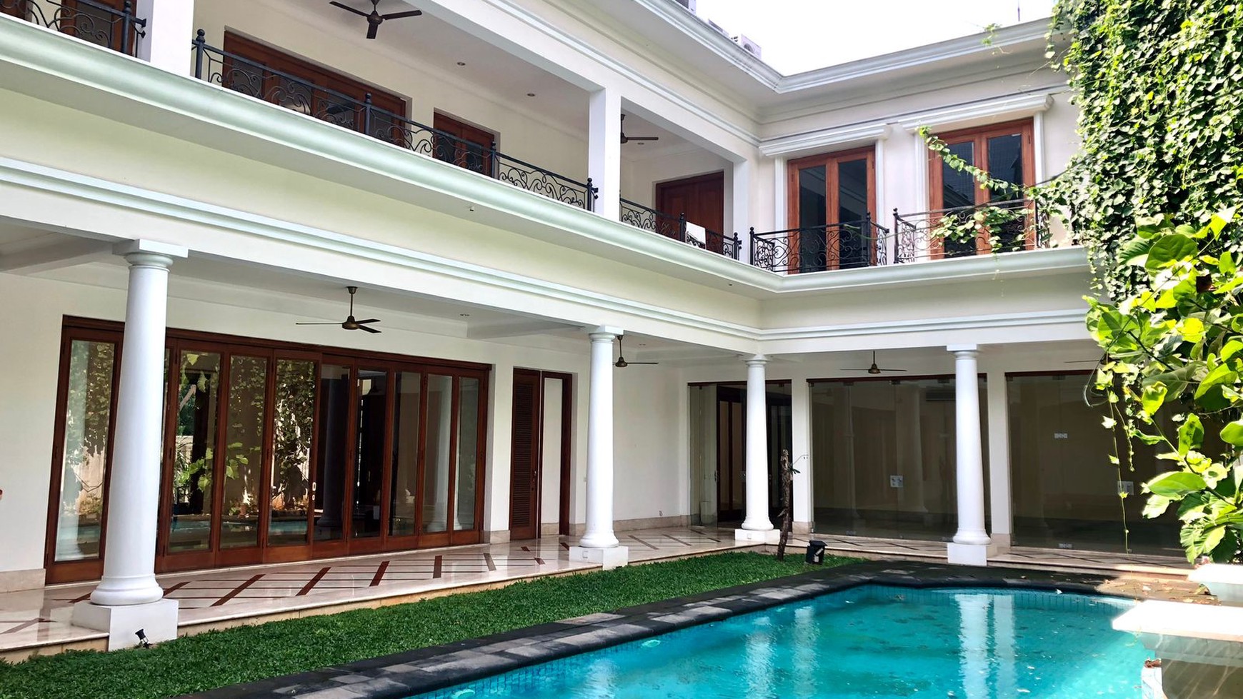 Rumah Mewah Lokasi Strategis di Daerah SCBD dan Widia Chandra