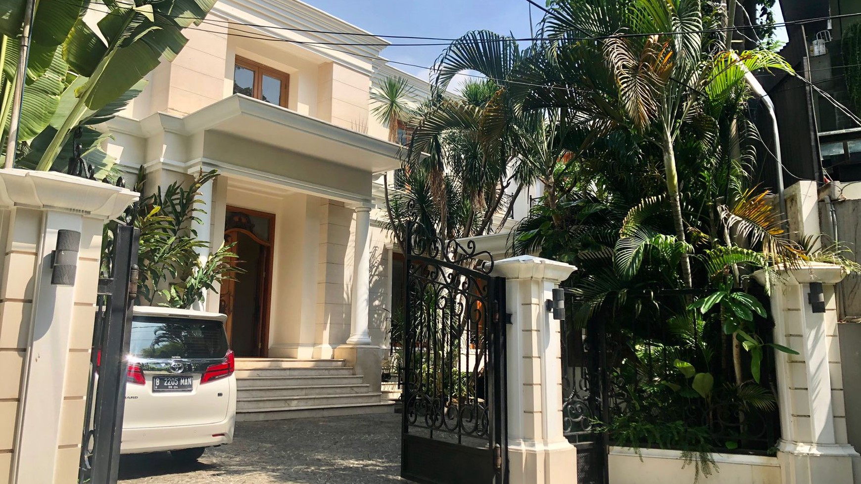 Rumah Mewah Lokasi Strategis di Daerah SCBD dan Widia Chandra