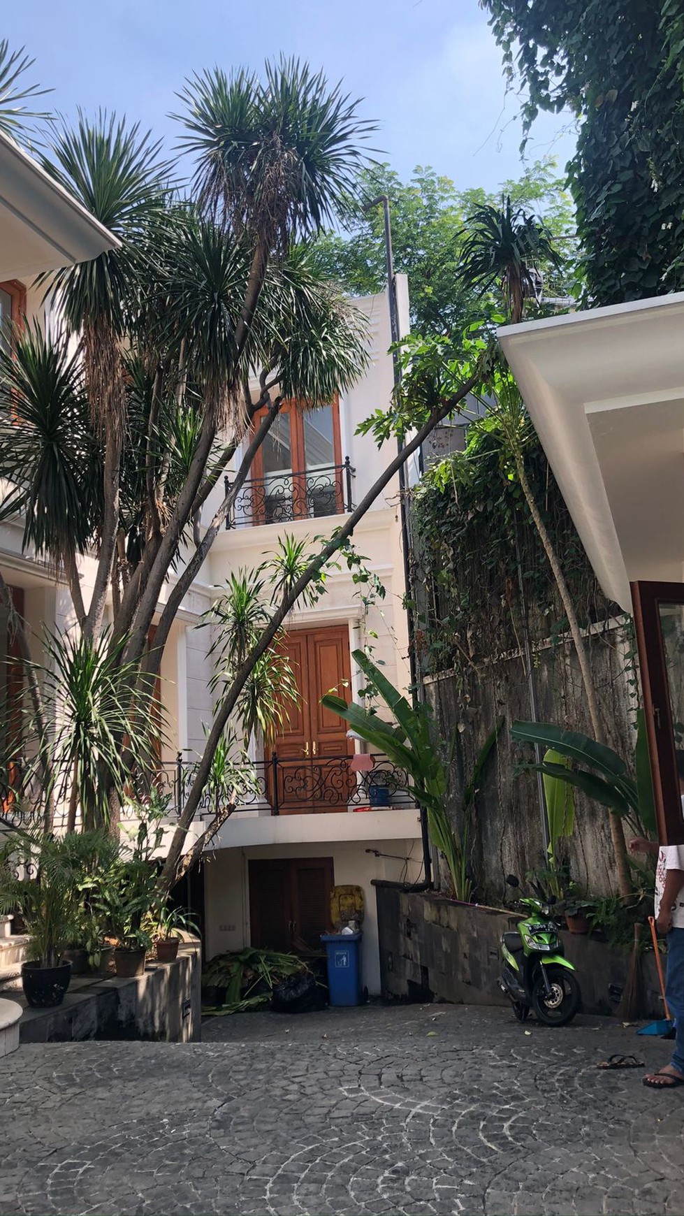 Rumah Mewah Lokasi Strategis di Daerah SCBD dan Widia Chandra