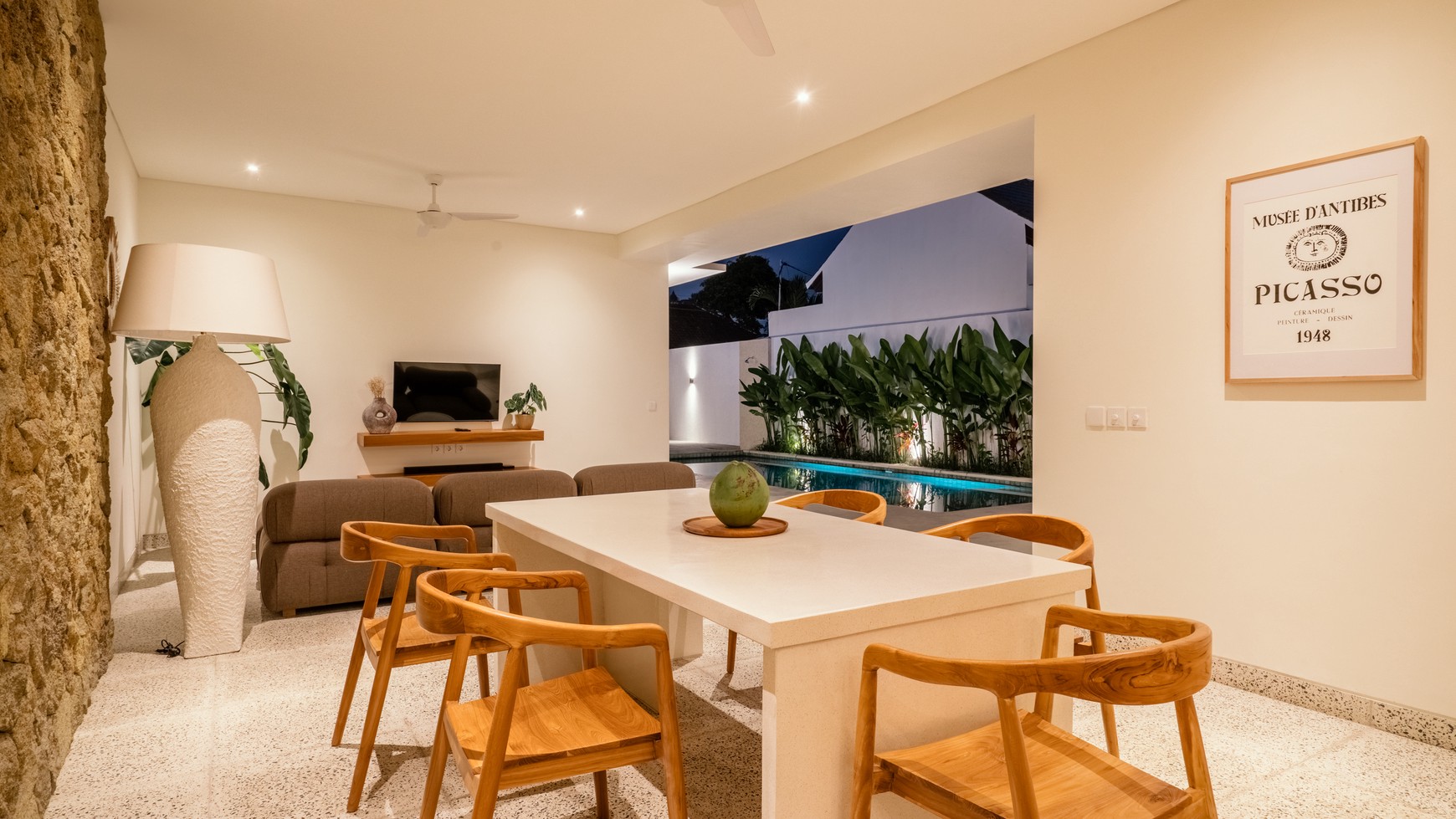 Luxurious Villa modern Leasehold In Heart Of Canggu