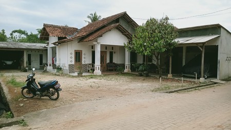 Rumah Pemukiman Luas Tanah 423 m2 di Fajar Baru Bandar Lampung