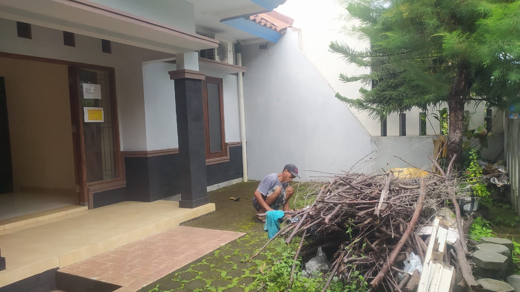 Rumah Siap 4 Kamar Siap Huni Area Lempongsari Lokasi Dekat Montessori School