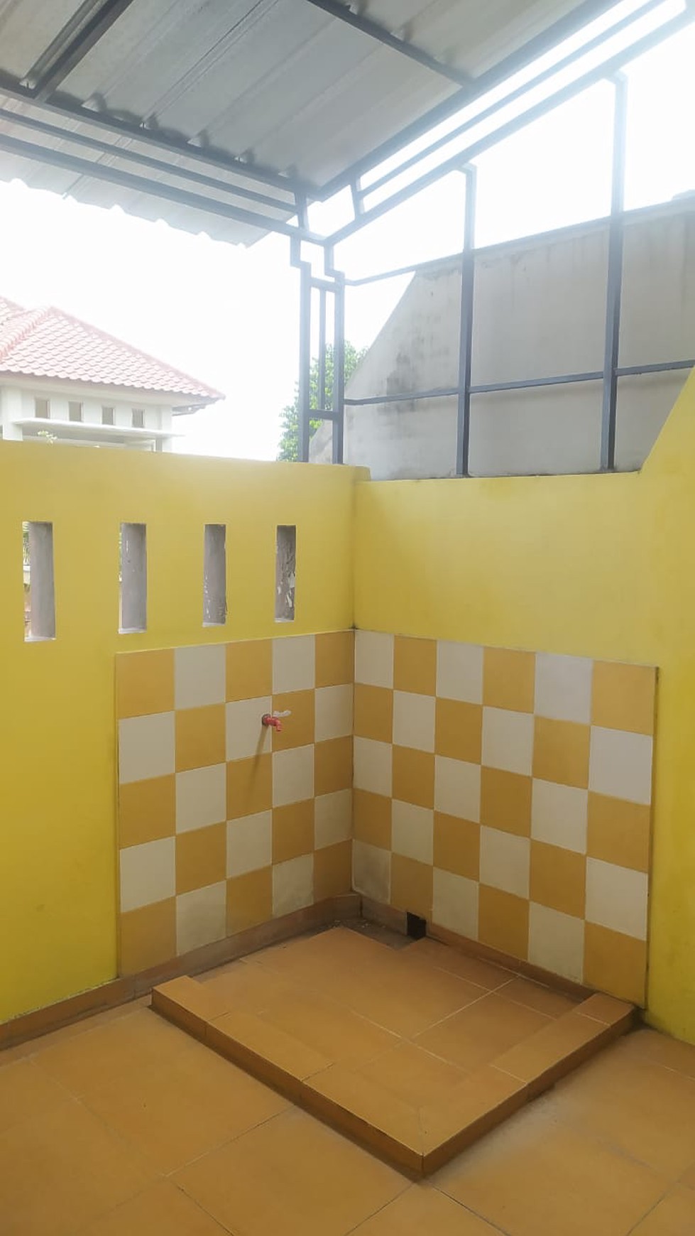 Rumah Siap 4 Kamar Siap Huni Area Lempongsari Lokasi Dekat Montessori School