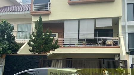 Rumah Mewah 3 Lantai di Kebayoran Lama, Jakarta Selatan