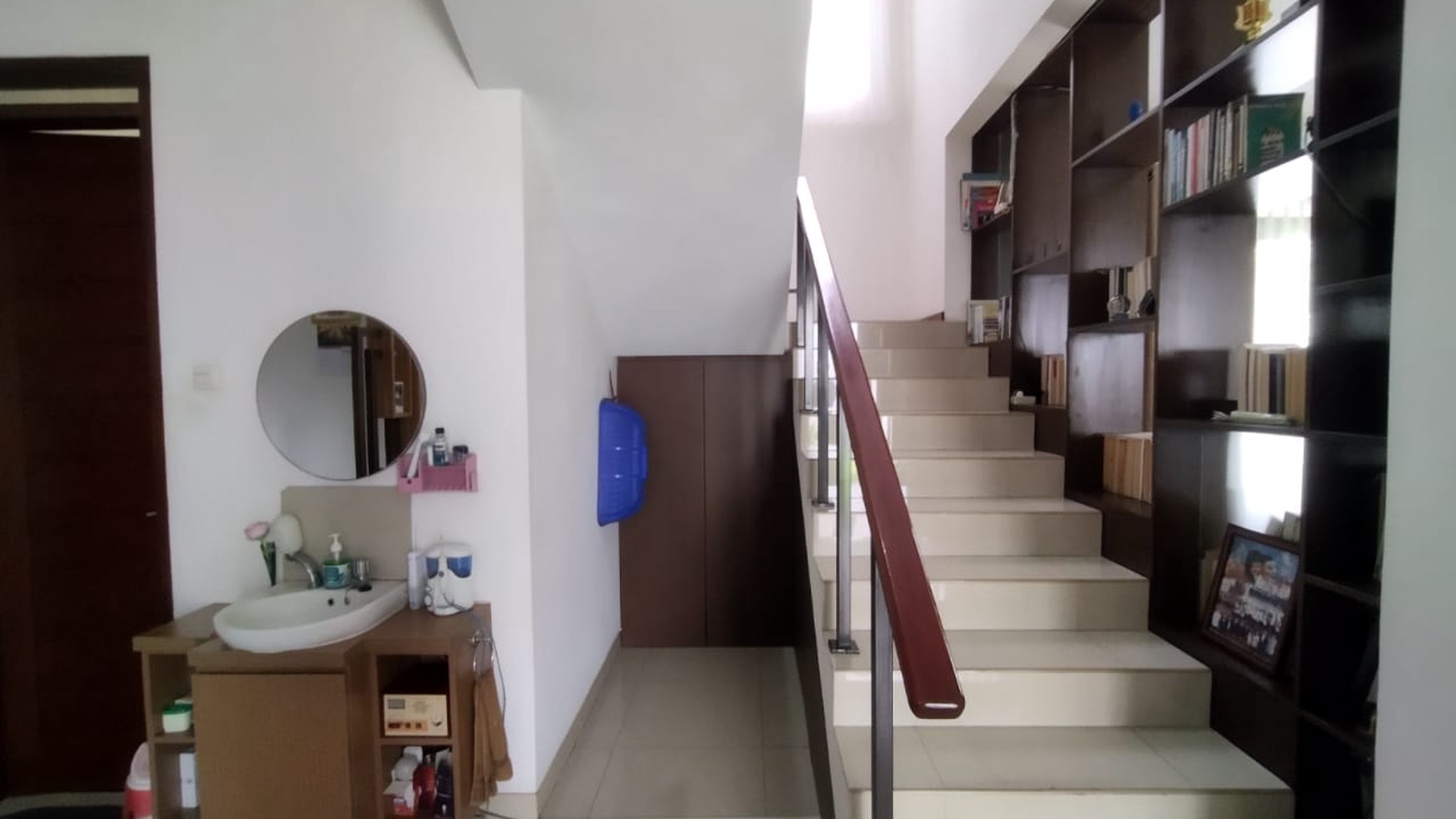 Rumah Lux Semi Furnished di Komplek Mekarwangi, Bandung