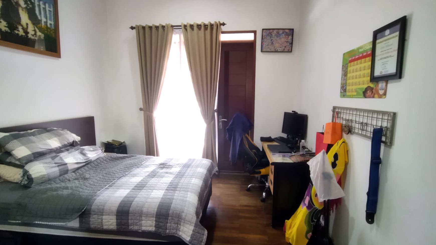 Rumah Lux Semi Furnished di Komplek Mekarwangi, Bandung