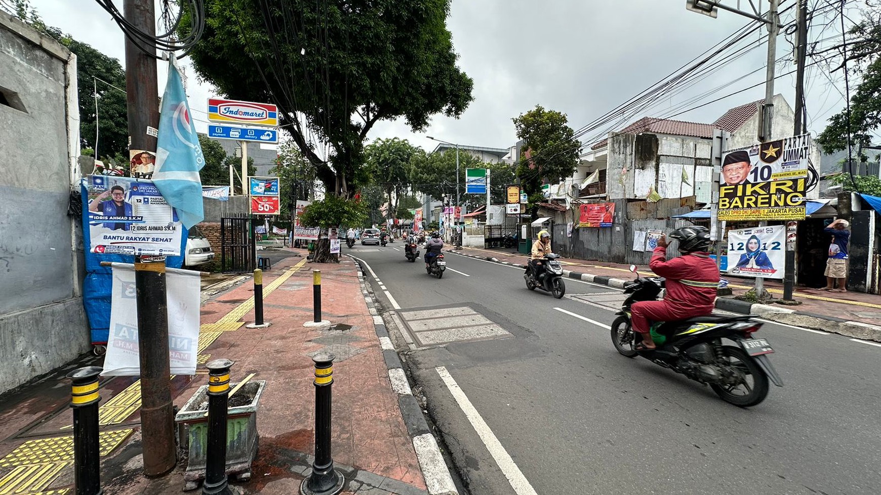 Dijual Gedung 4 Lantai Ex Kampus Siap Pakai Daerah Komersial Jl Salemba Tengah Jakarta Pusat.