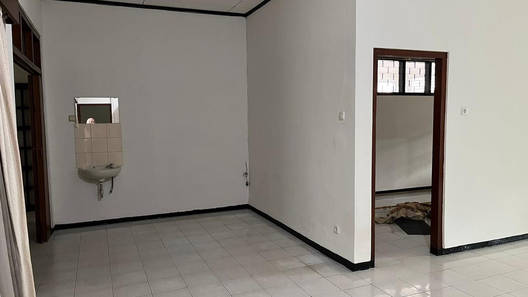 Rumah di kebayoran baru , cocok untuk kantor, atau usaha salon atau klinik