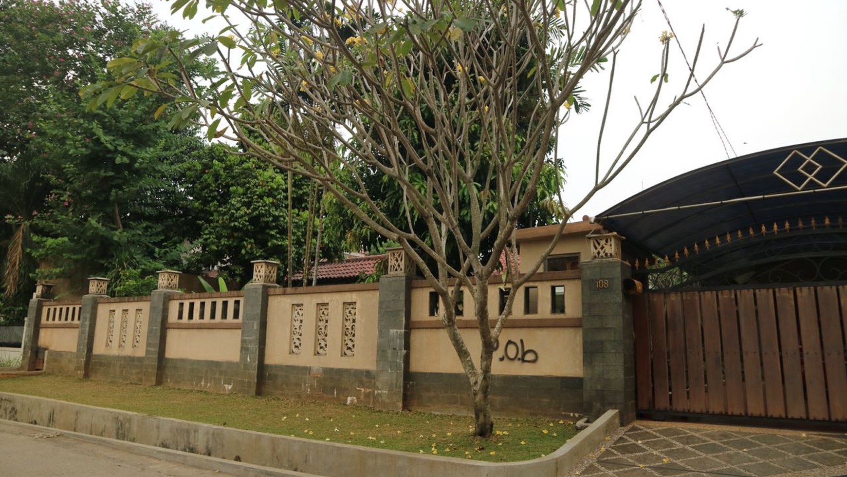 DI jual rumah mewah ada kolam renangnya dan luas di jagakarsa jakarta selatan