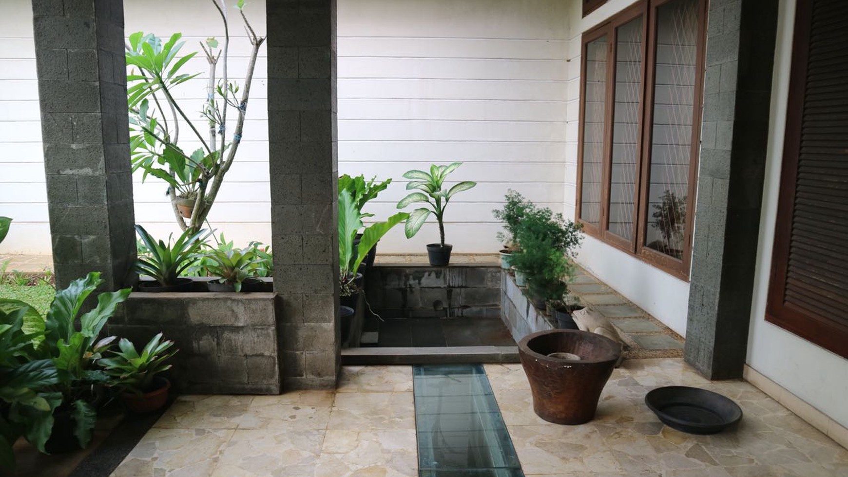 DI jual rumah mewah ada kolam renangnya dan luas di jagakarsa jakarta selatan