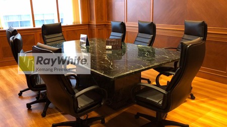 sewa ruang kantor full furnish di menara sudirman jakarta selatan