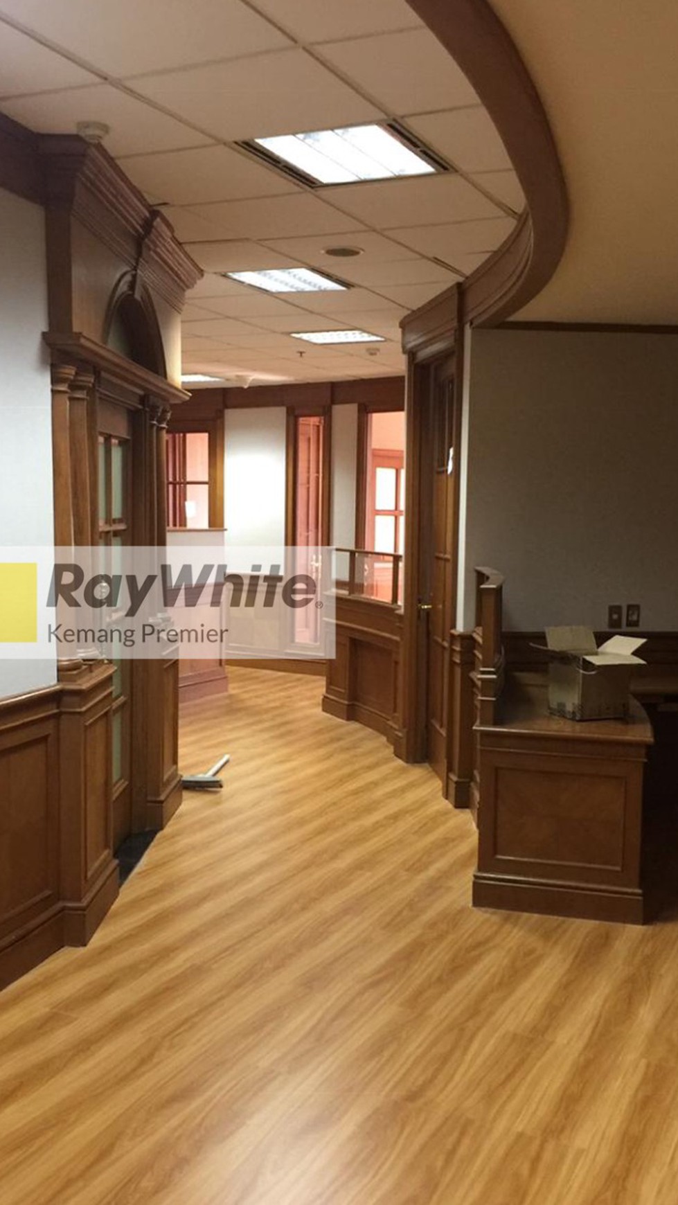 sewa ruang kantor full furnish di menara sudirman jakarta selatan