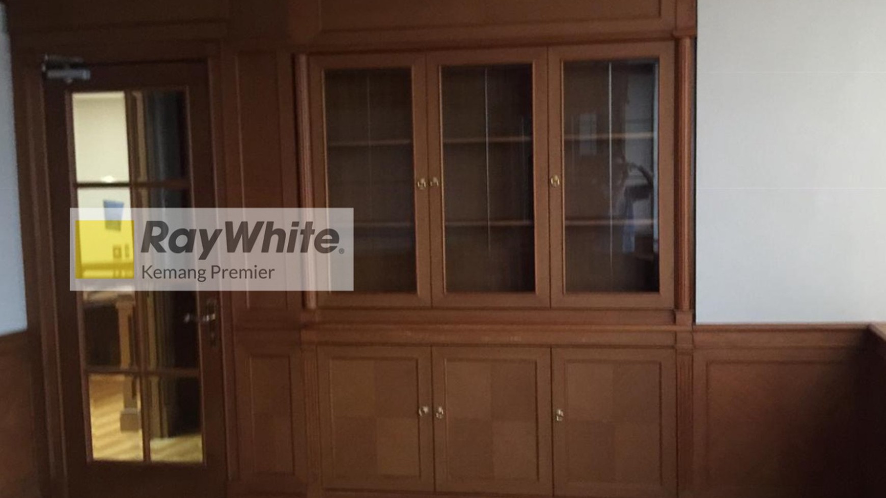 sewa ruang kantor full furnish di menara sudirman jakarta selatan