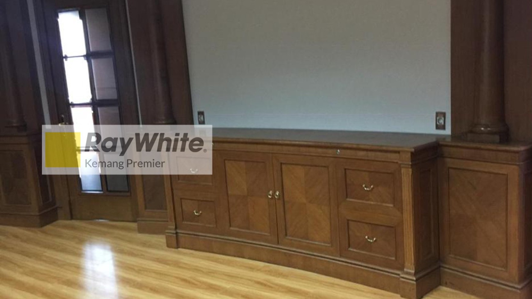 sewa ruang kantor full furnish di menara sudirman jakarta selatan