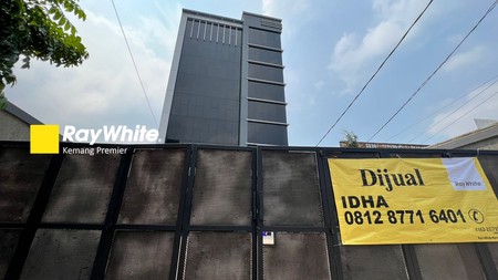Gedung Baru Komersil parkiran luas bangunan 4,5 lantai lokasi strategis cawang