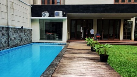 Rumah Bagus Siap Huni dengan Kolam Renang di Jl Kemang, Jakarta Selatan 