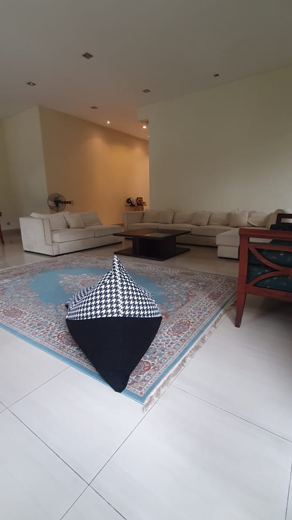 Rumah Bagus Siap Huni dengan Kolam Renang di Jl Kemang, Jakarta Selatan