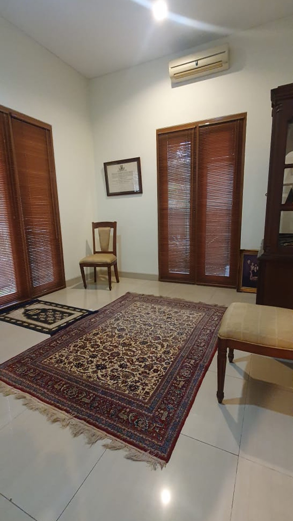Rumah Bagus Siap Huni dengan Kolam Renang di Jl Kemang, Jakarta Selatan