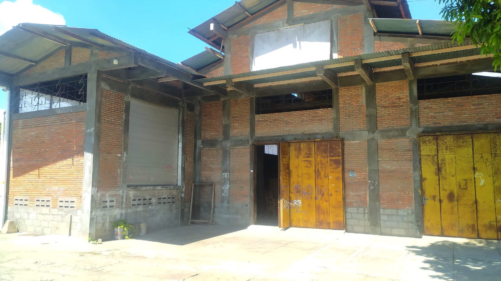 Dijual Gudang Siap Pakai Luas 1713 Meter Persegi Lokasi Kasihan Bantul 