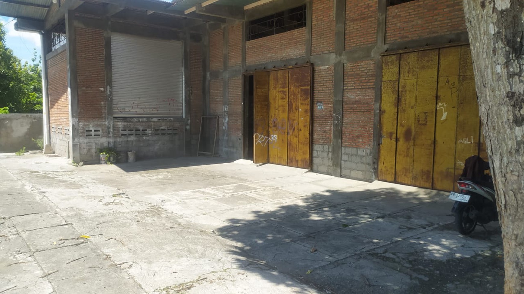 Dijual Gudang Siap Pakai Luas 1713 Meter Persegi Lokasi Kasihan Bantul