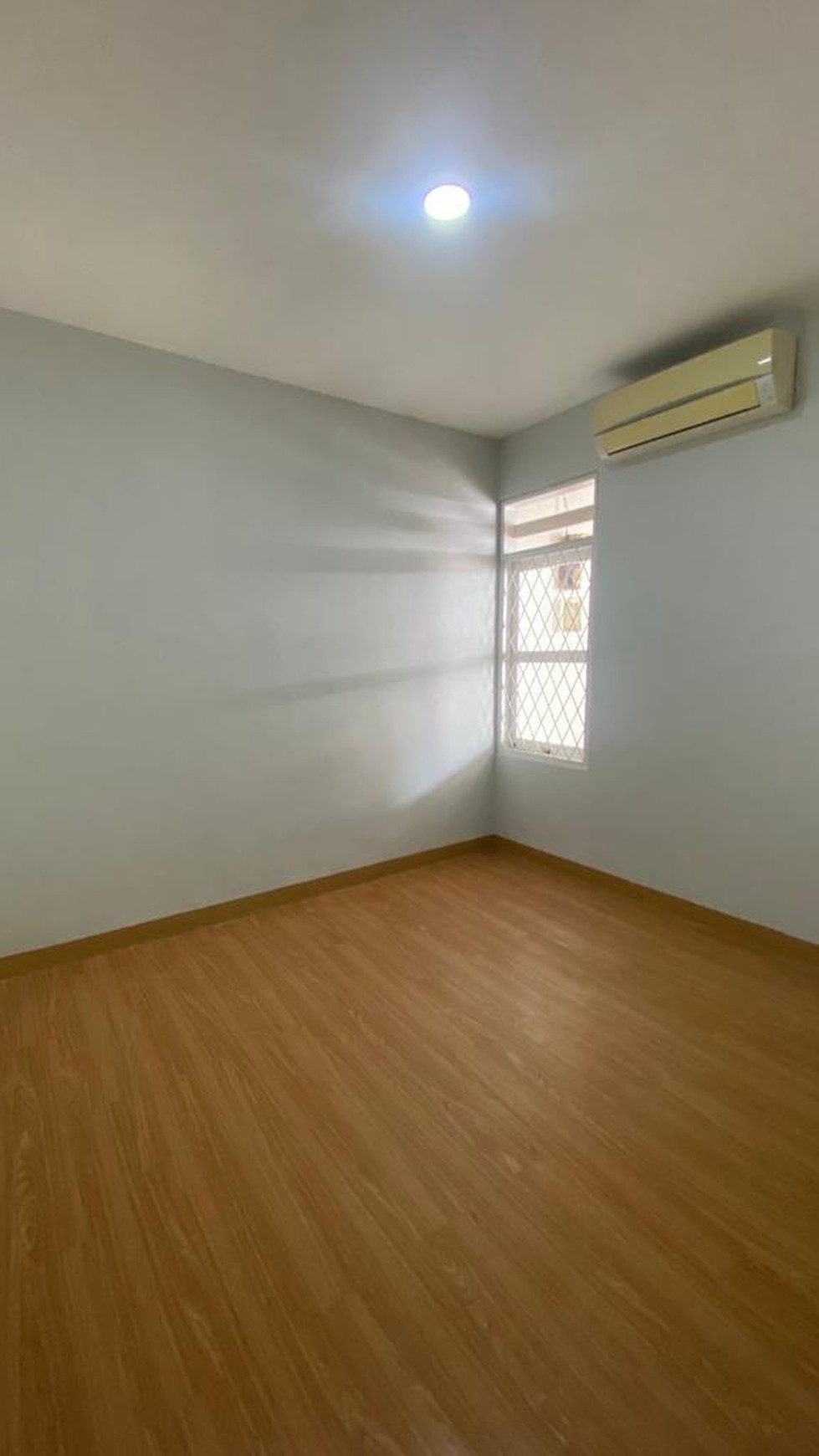 Rumah Cantik Siap Huni di Griya Loka BSD