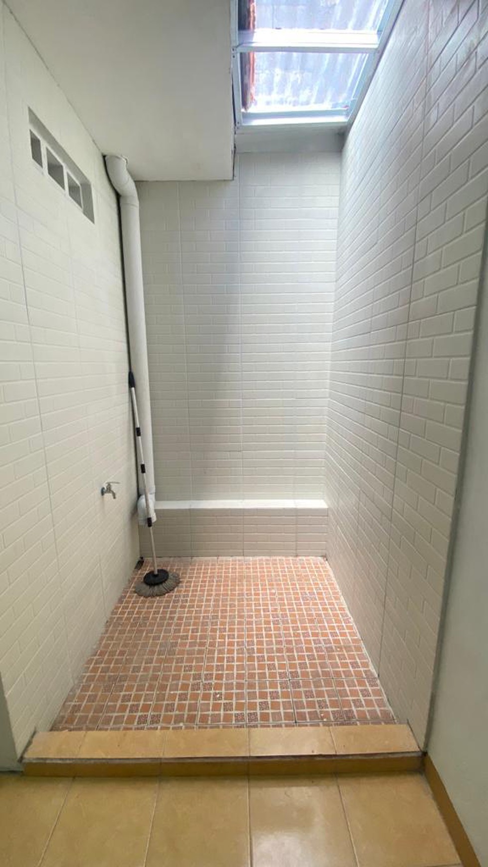 Rumah Cantik Siap Huni di Griya Loka BSD