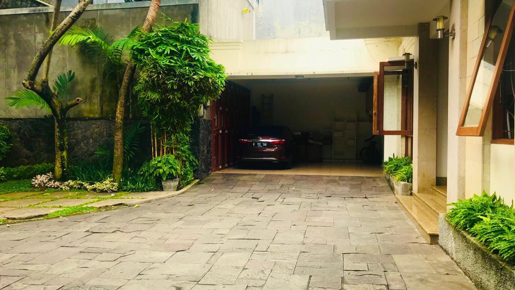 Dijual Rumah Luas Kemang Timur