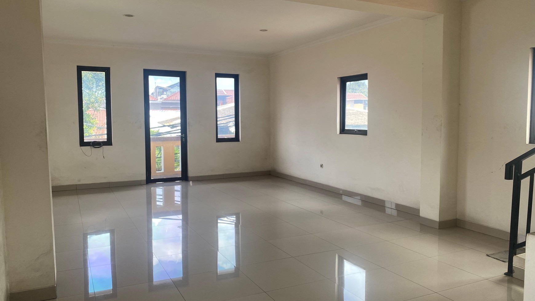 RUKO 2,5 LANTAI COCOK UNTUK USAHA DEKAT TSM CIBUBUR