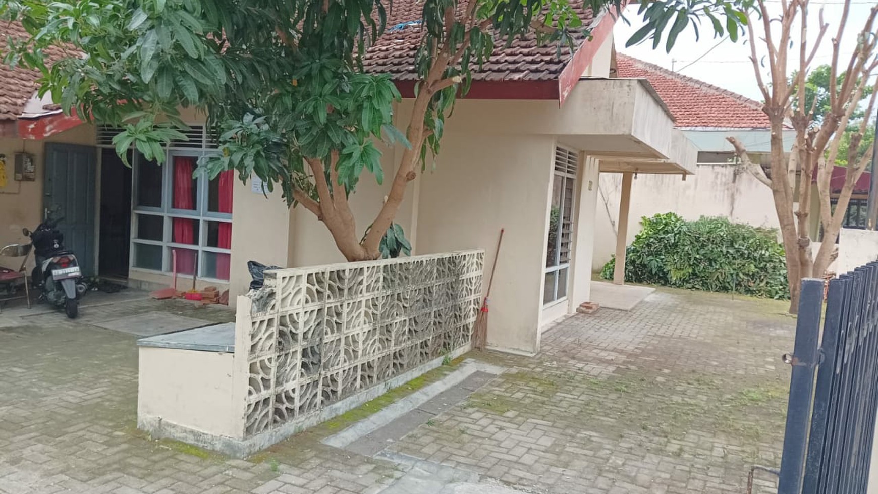 Rumah Luas 5 Kamar Lokasi Dekat Kampus di Jalan Colombo Depok Sleman