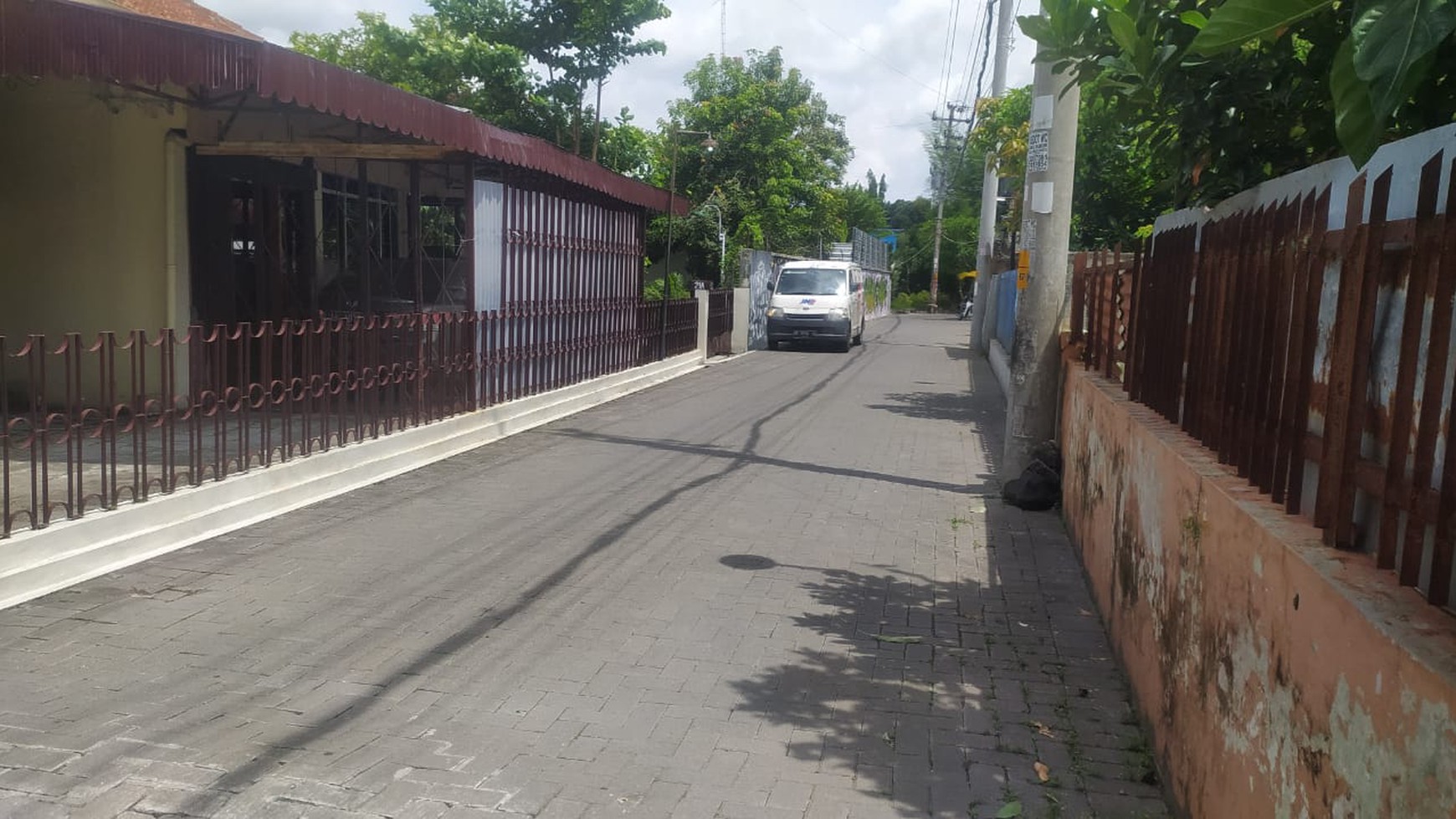 Rumah Luas 5 Kamar Lokasi Dekat Kampus di Jalan Colombo Depok Sleman