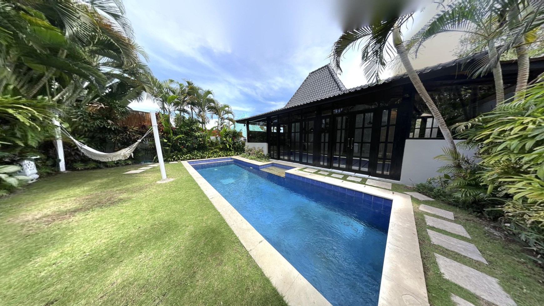 Leasehold - Seaside Serenity Discover Exquisite Living in Our Joglo Villa Canggu