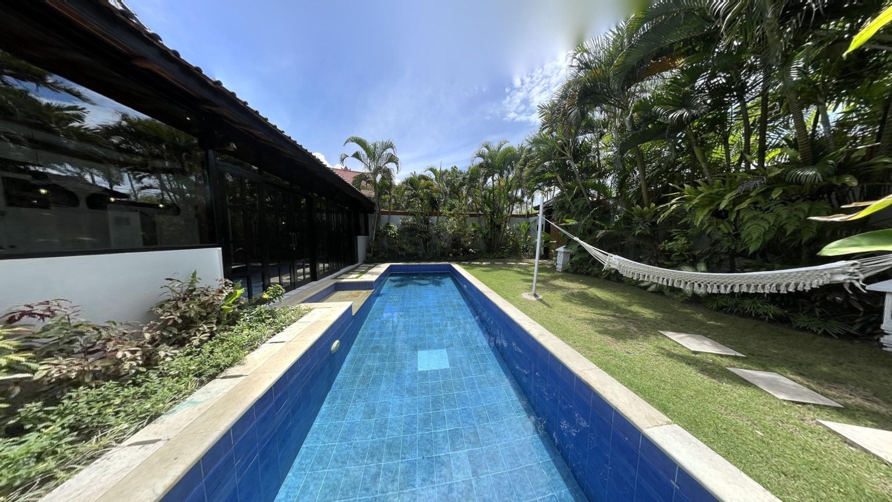 Leasehold - Seaside Serenity Discover Exquisite Living in Our Joglo Villa Canggu