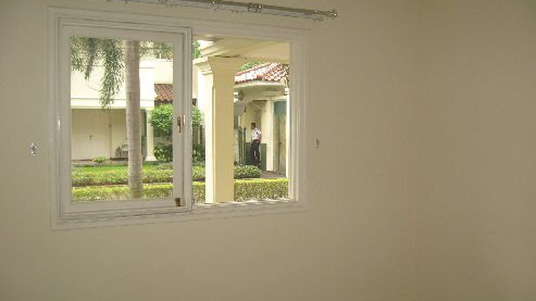 Di Sewakan Rumah Cantik siap huni,Asri,nyaman di Pondok Intan Residence Jakarta Selatan - 0159