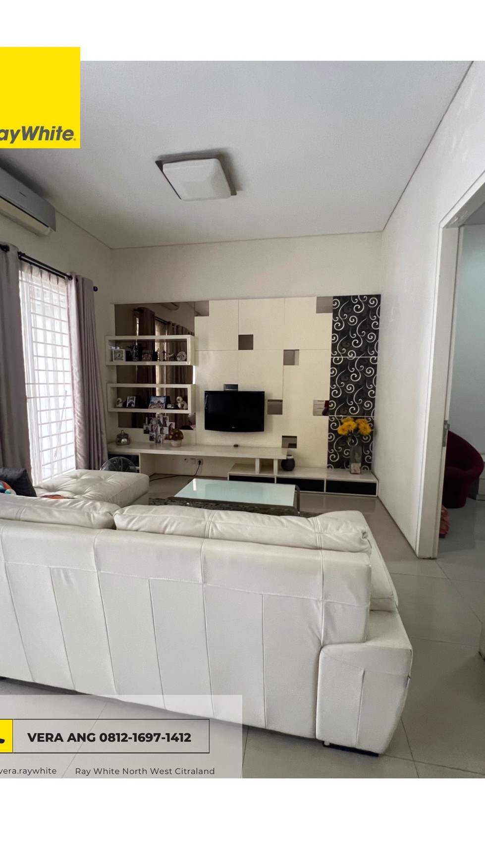 Rumah 2 Lantai Semi Furnished Depan Taman Royal Residence