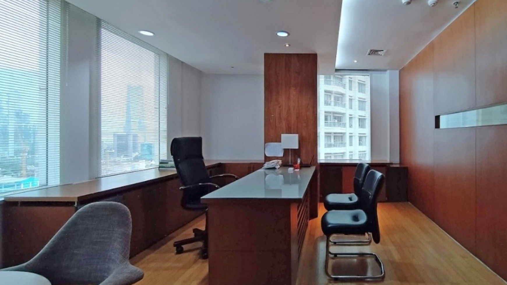 Office RDTX Mega Kuningan Dahulu Menara Danamon, 800sqm, fully furnised, good interior, siap huni