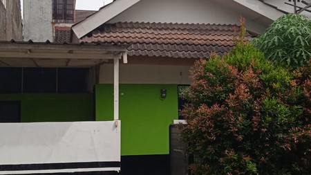 Villa Delima Lebak Bulus , rumah di dalam kompleks yang tenang, 200m2, lokasi dekat MRT Fatmawati