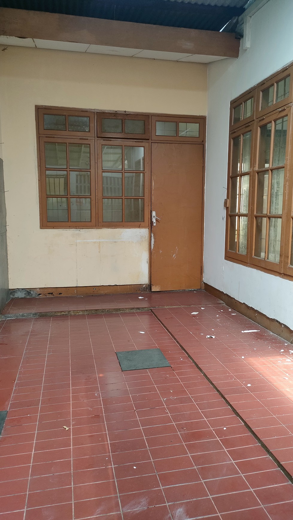 Villa Delima Lebak Bulus , rumah di dalam kompleks yang tenang, 200m2, lokasi dekat MRT lebak bulus