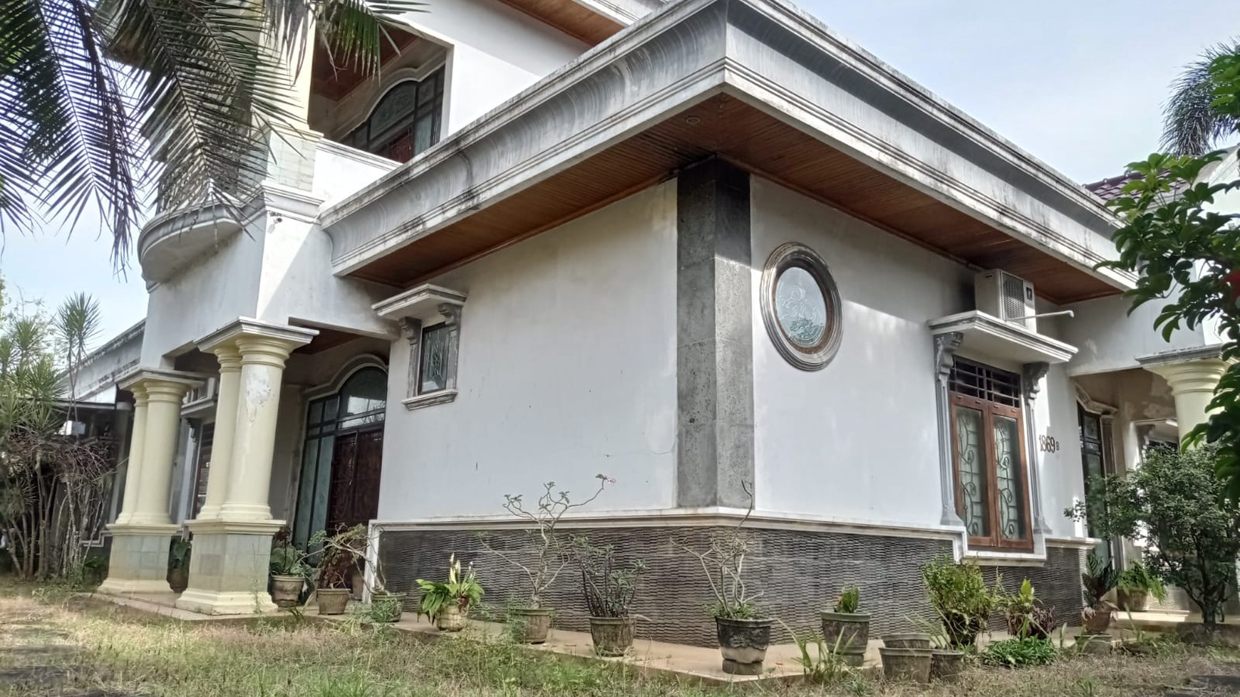 Rumah mewah dijual cepat