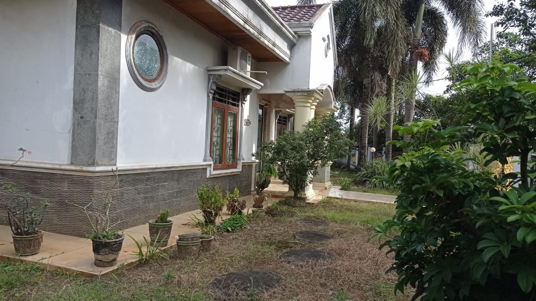 Rumah mewah dijual cepat