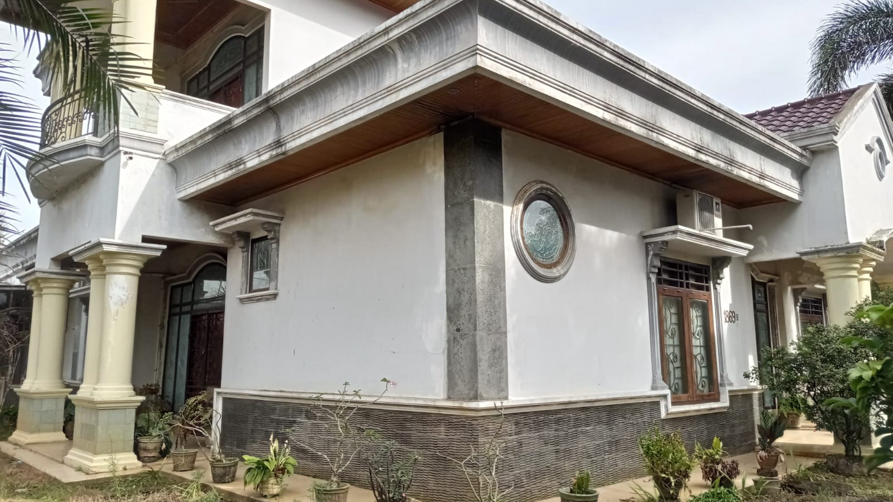 Rumah mewah dijual cepat