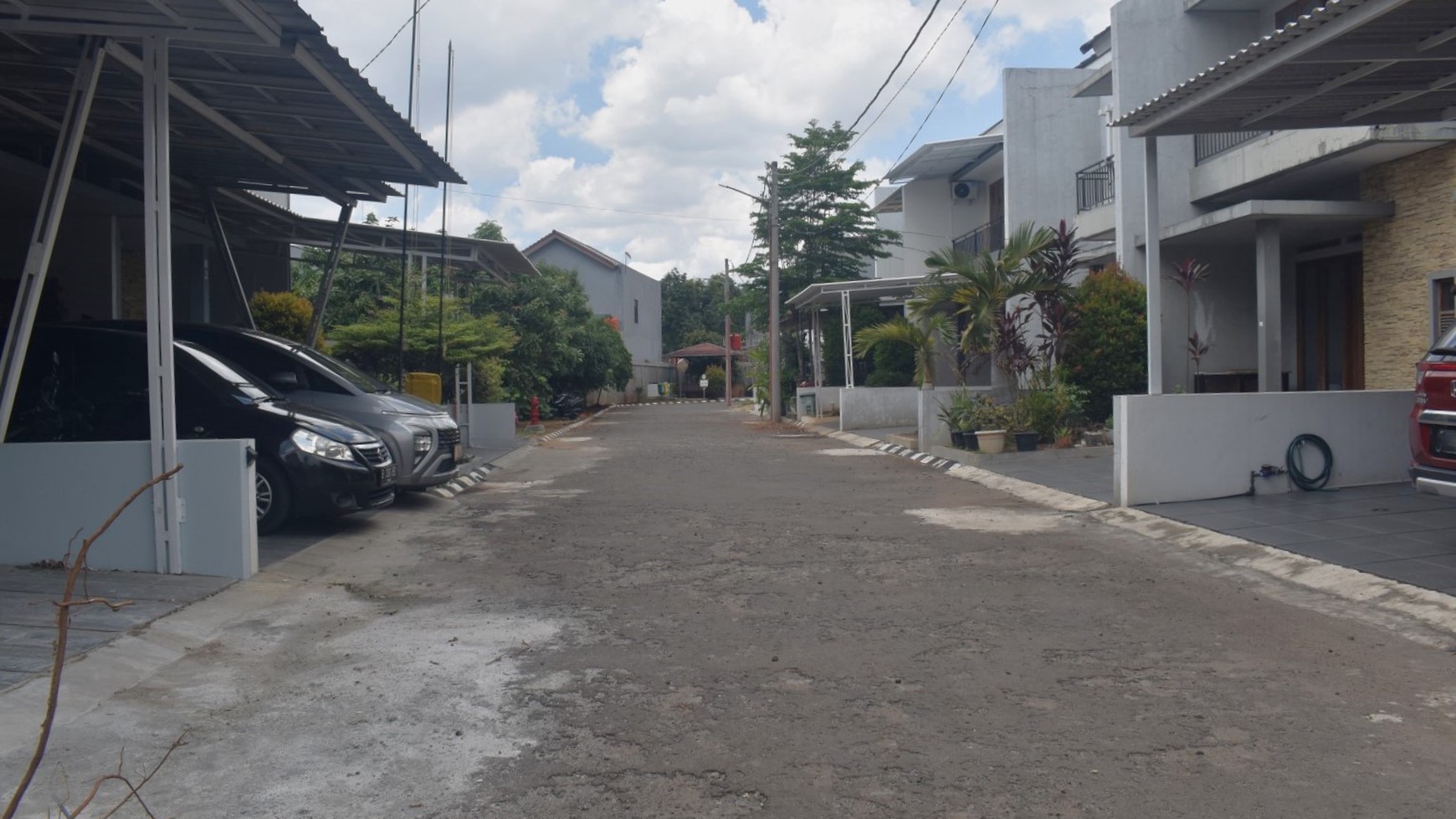 Rumah Rapi Siap Huni Cluster Pesona Kota Harapan Indah Bekasi