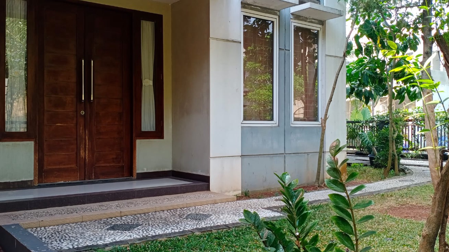 RUMAH SIAP HUNI di PUSPITA LOKA dekat TAMAN KOTA BSD .