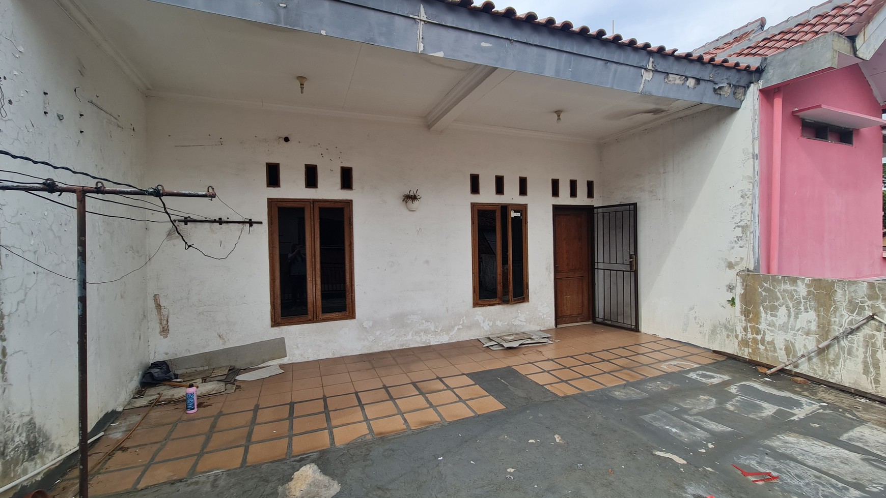 Rumah Pisangan Baru Timur, Matraman  Luas 6x17m2