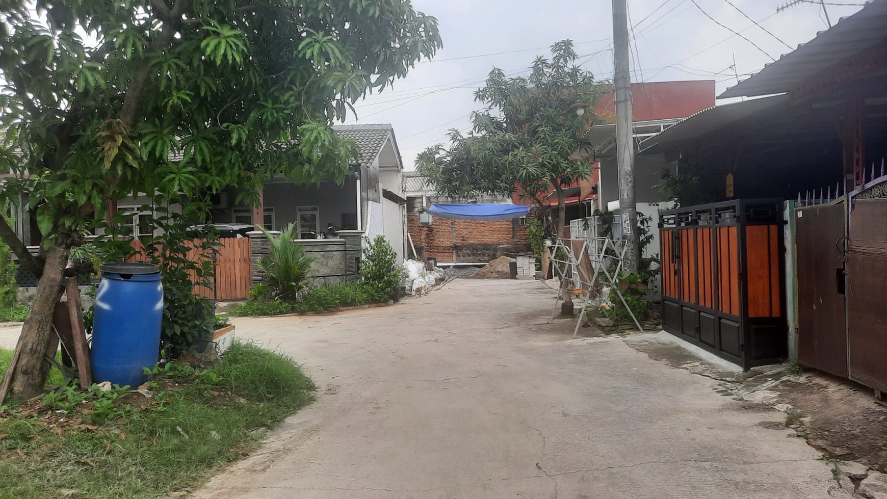 RUMAH SIAP HUNI DI LOKASI STRATEGIS DI GRAHA ASRI JALAN CIMANDIRI JABABEKA.