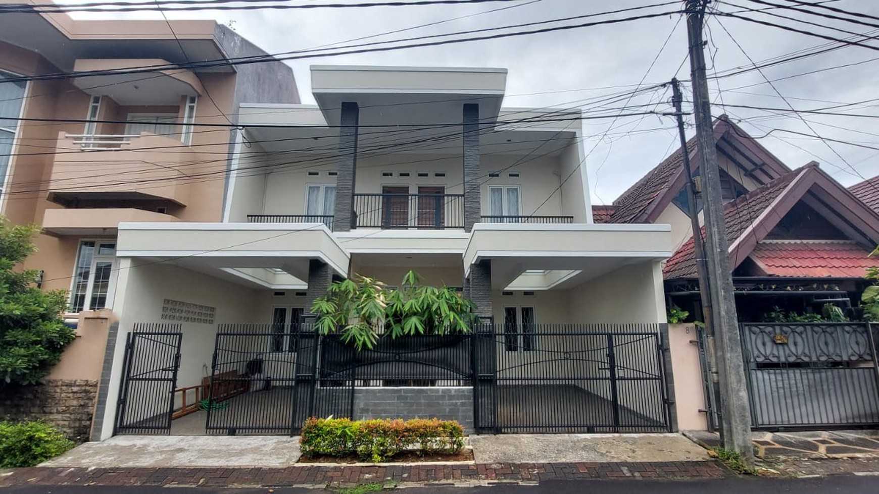 Rumah cantik siap huni di Mandar Bintaro 