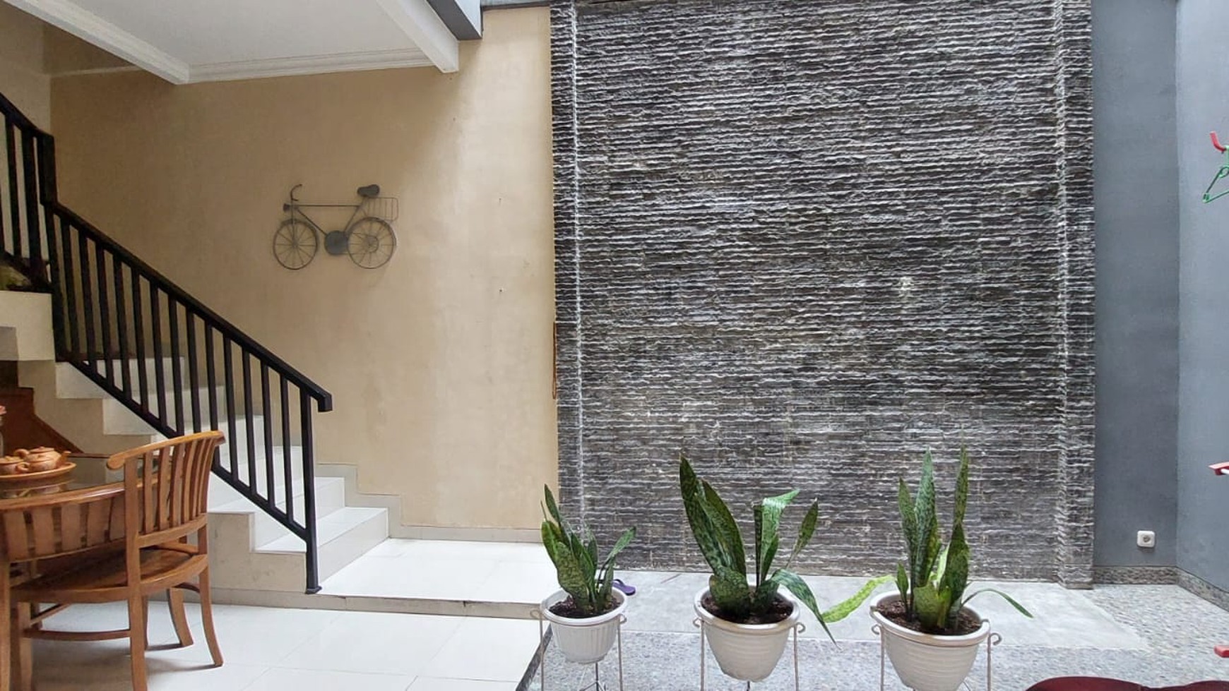 Rumah cantik siap huni di Mandar Bintaro 