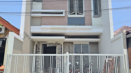 Fr11. Dijual Rumah Nirwana Executif Surabaya