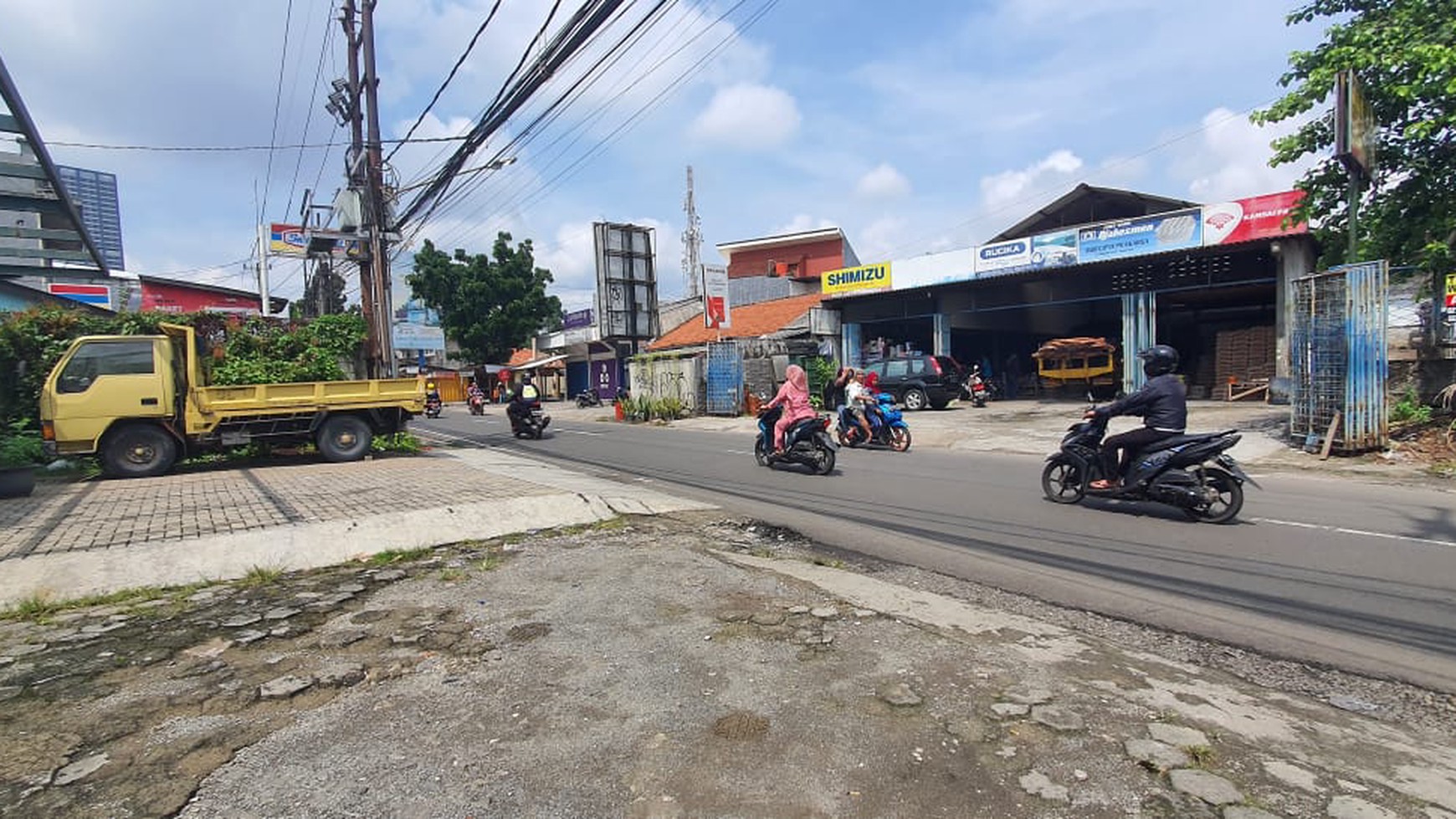 Ruko 2 lantai harga 2Man di Pinggir jalan strategis Jombang, Pondok Aren