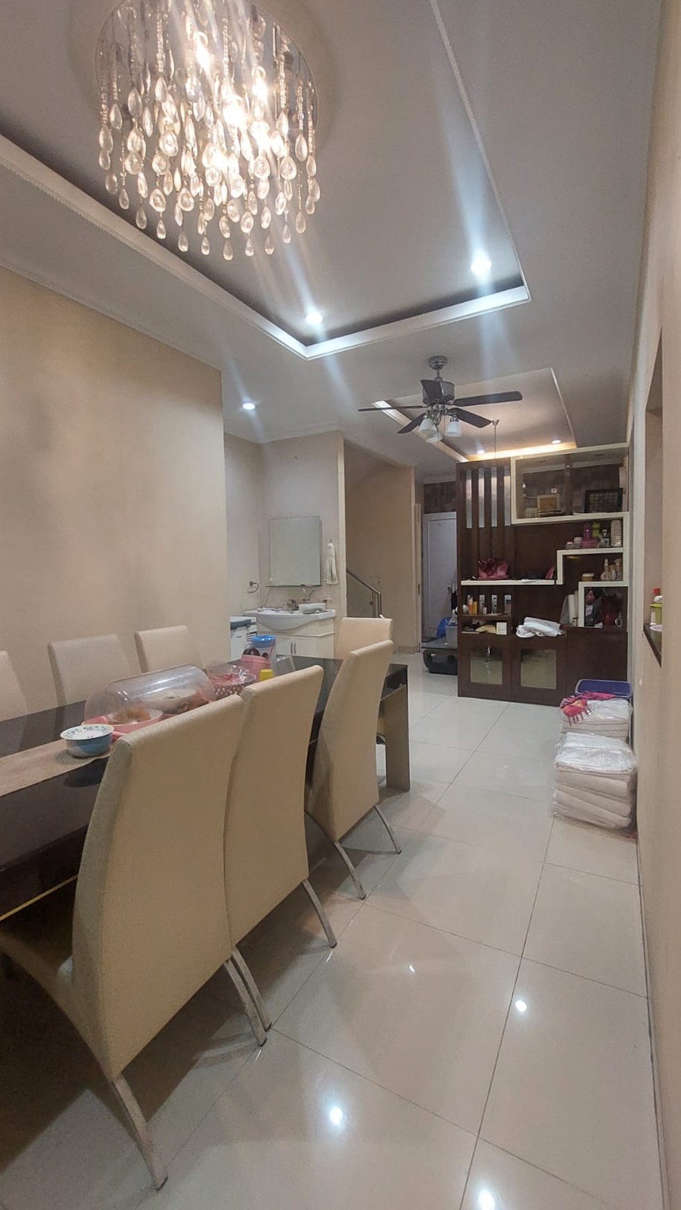 Rumah Rapih dan Apik, Furnished siap huni di Graha Raya Bintaro