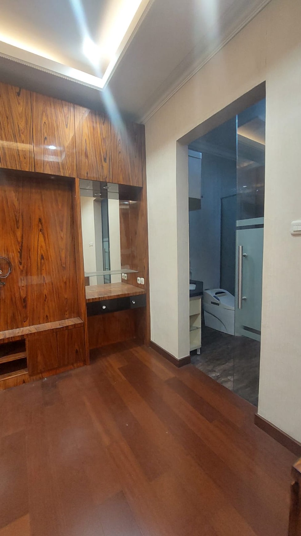 Rumah Rapih dan Apik, Furnished siap huni di Graha Raya Bintaro